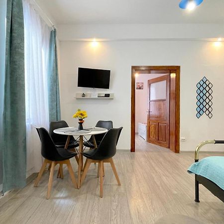 Appartamento Evu Long Street Braşov Esterno foto