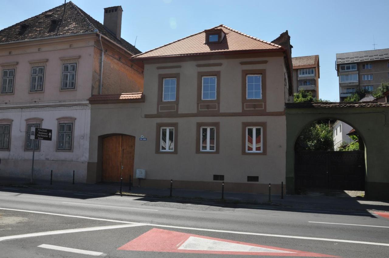 Appartamento Evu Long Street Braşov Esterno foto