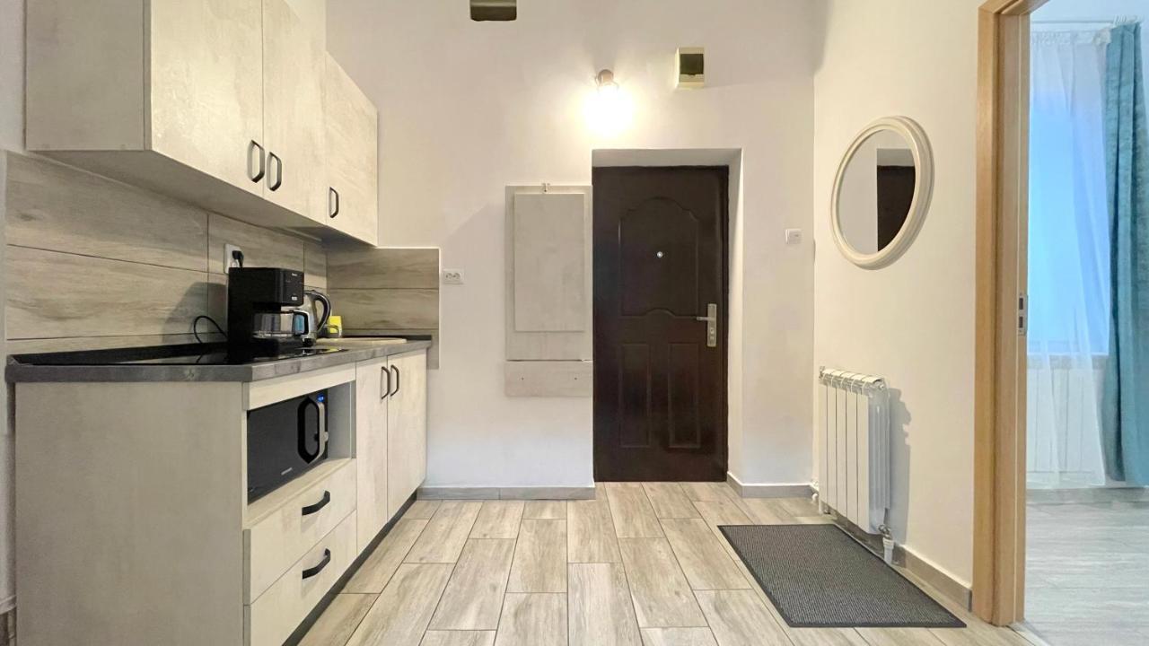 Appartamento Evu Long Street Braşov Esterno foto