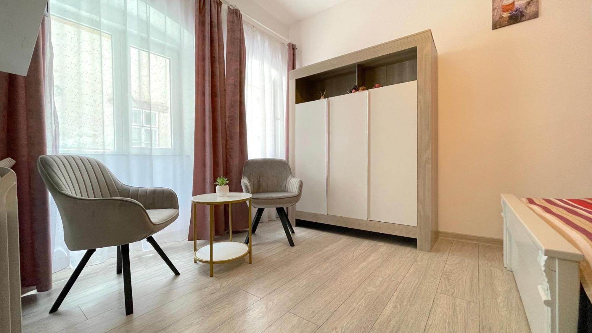 Appartamento Evu Long Street Braşov Esterno foto