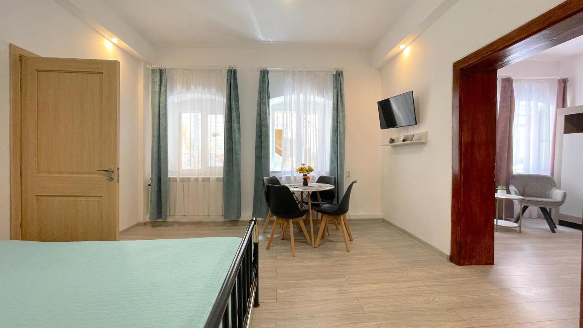 Appartamento Evu Long Street Braşov Esterno foto