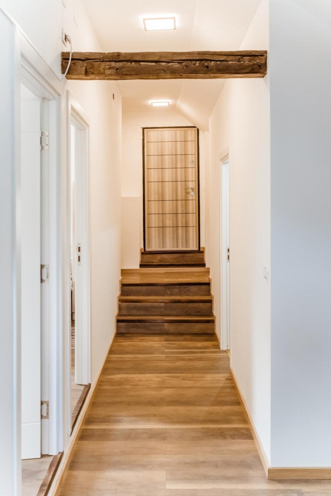Appartamento Evu Long Street Braşov Esterno foto