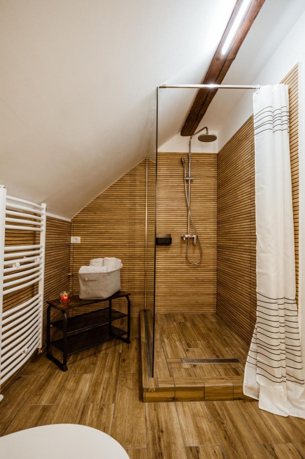 Appartamento Evu Long Street Braşov Esterno foto