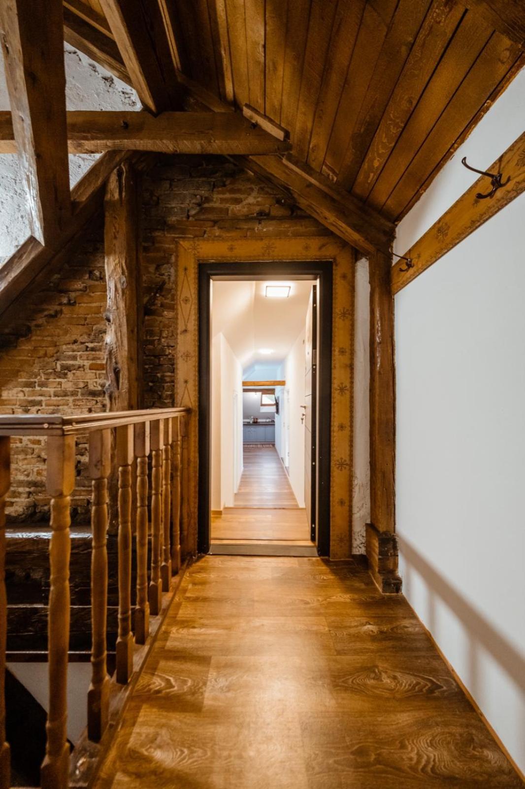Appartamento Evu Long Street Braşov Esterno foto